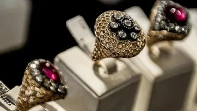 Altın ve pırlantada "Sevgililer Günü" indirimi