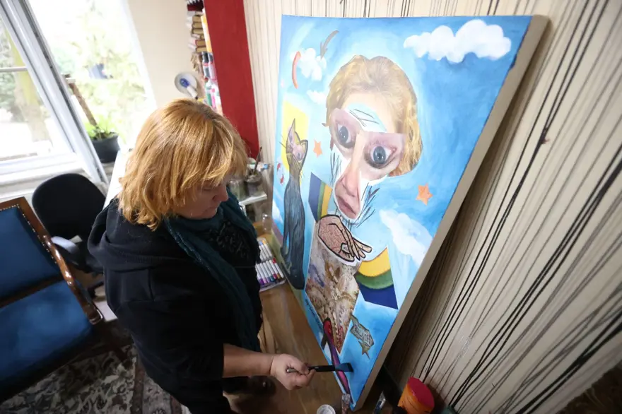 Öğretmeni yeteneğini keşfetmişti: 53 yaşındaki kadın 7 ülkede sergi açtı 1 Öğretmeni yeteneğini keşfetmişti: 53 yaşındaki kadın 7 ülkede sergi açtı 1