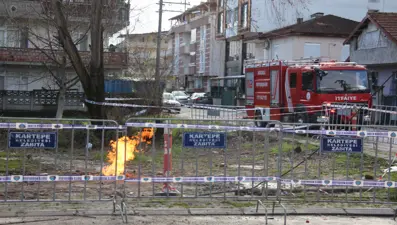 Kocaeli’demetan gazı paniği: Ekipler olay yerinde, aynı nokta iki gündür yanıyor