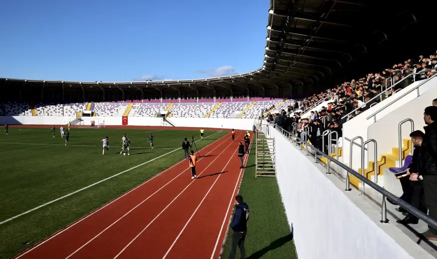 Türkiye'nin denize en yakın stadı: Sahile sadece 100 metre! 3 Türkiye'nin denize en yakın stadı: Sahile sadece 100 metre! 3