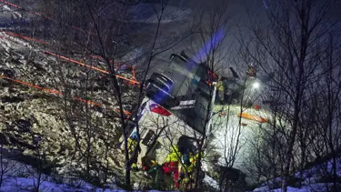 Norveç’te otobüs şarampole yuvarlandı: Üç ölü, dört yaralı