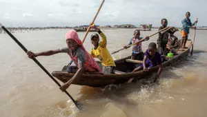 Afrika'da kölelikten kaçanların su üstünde kurduğu köy: Ganvie