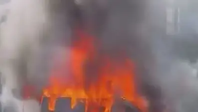 Üsküdar'da seyir halindeki minibüste yangın