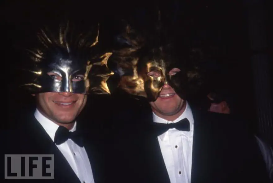 Maskeli particiler 30 Maskeli particiler 30