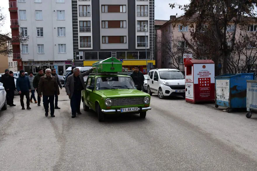 29 yıldır gözü gibi baktı: Vasiyeti yerine getirildi, "Murat 124" ile tabutu taşındı 4