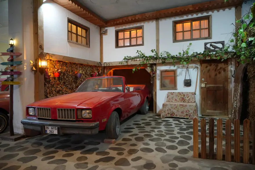 Bu evi görenler film platosu sanıyor: Hepsi aile yadigarı 