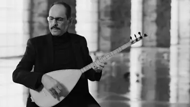 İbrahim Kalın, 'Hiç oldum' türküsüne klip çekti (Erkan Oğur gitarıyla eşlik etti)