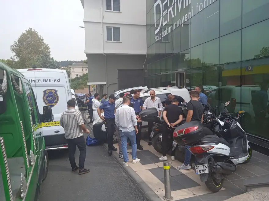 Kozmetik şirketi sahibine iş yerinin önündesaldırı: Başından vurularak öldürüldü 1
