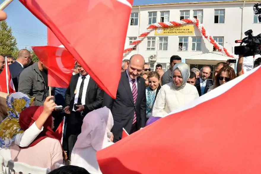 Şehit öğretmen Aybüke Yalçın ve Eren Bülbül'ün okulunda eğitim buruk başladı 2 Şehit öğretmen Aybüke Yalçın ve Eren Bülbül'ün okulunda eğitim buruk başladı 2