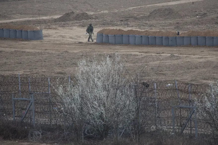 Yunanistan hudut birlikleri sınır hattına siper kazıyor 5