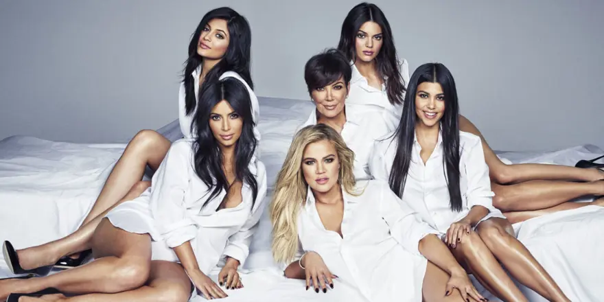 Kardashian ve Jenner kardeşleri artık Marni Senofonte giydirecek 2