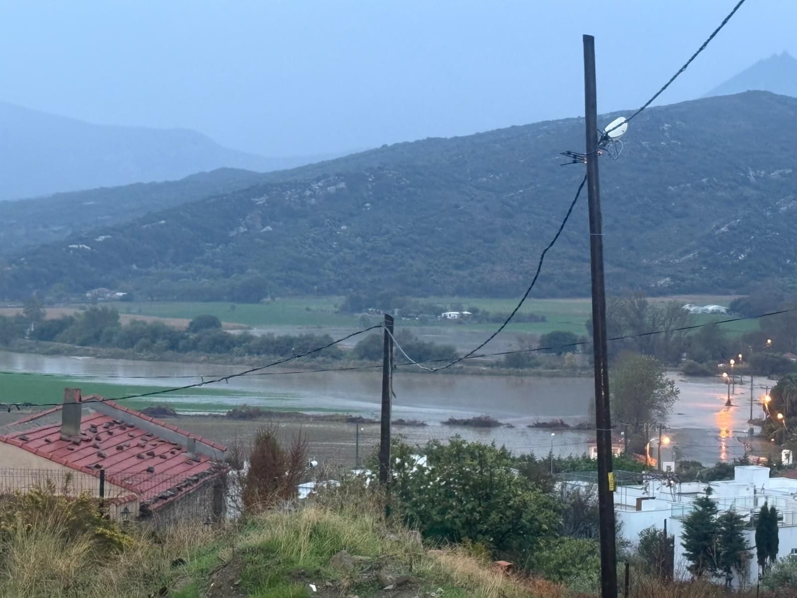 Çanakkale Gökçeada'yı sağanak vurdu