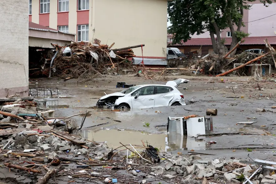 Bozkurt'ta sel sonrası araç mezarlığı 10