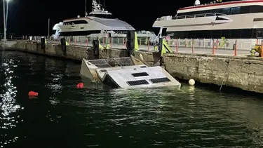 Bursa'da BUDO iskelesinin yanında tekne battı