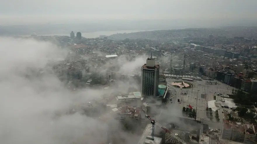 İstanbul Boğazı'na çöken sis doyumsuz görüntüler oluşturdu 4
