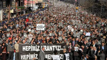 Hrant Dink caddesine ret!