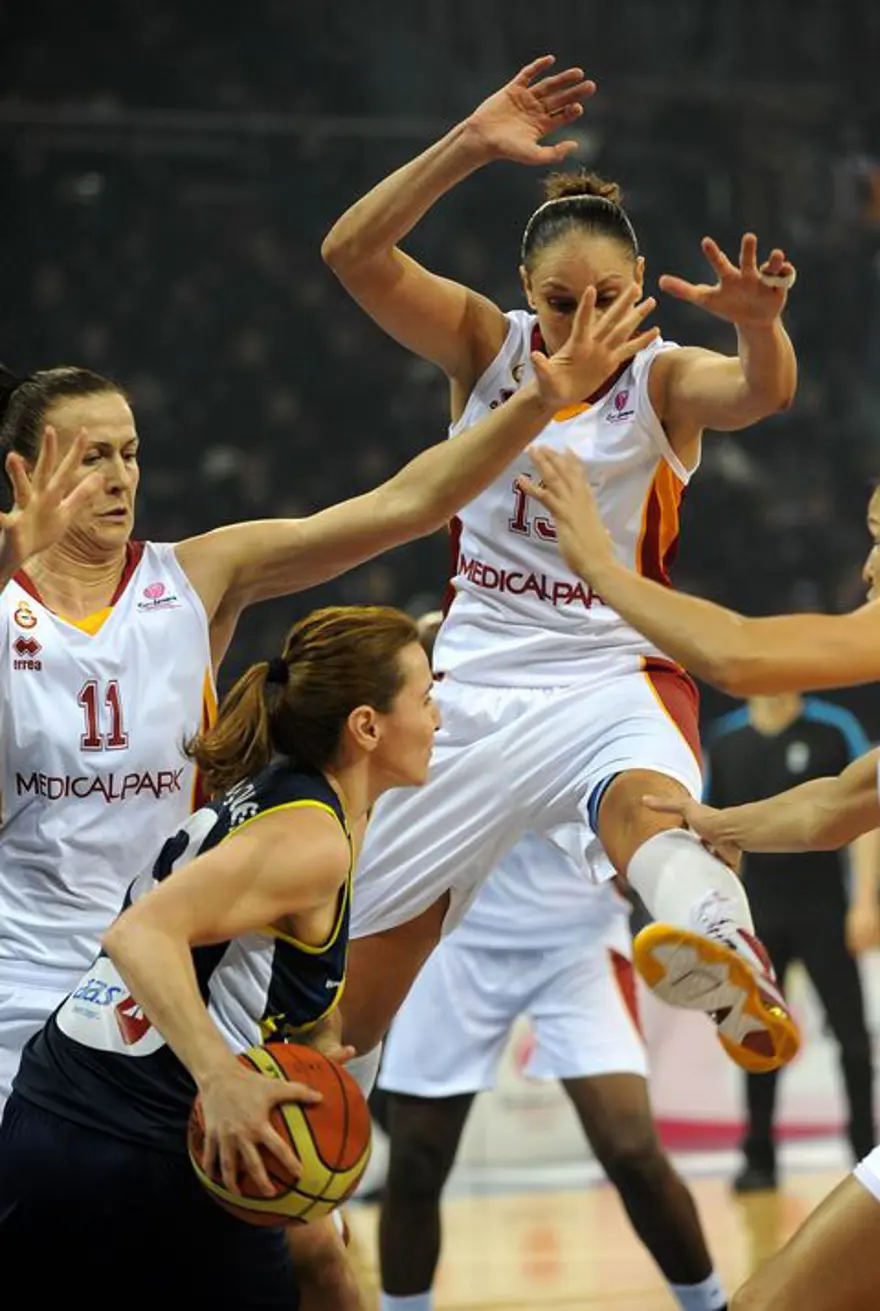 Fenerbahçe devam, Galatasaray MP tamam 7