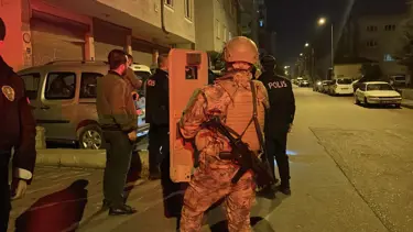Polis ekipleri kendine eve kitleyen adamı 3 saat boyunca ikna etmeye çalıştı