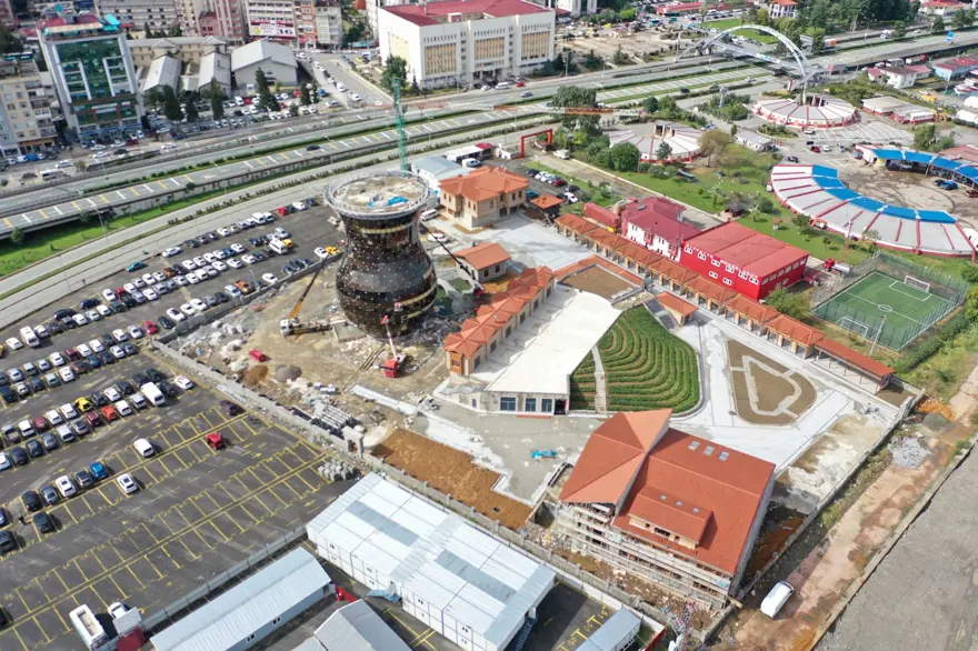 Rize'deki dünyanın en büyük çay bardağı Guinness’e aday 4