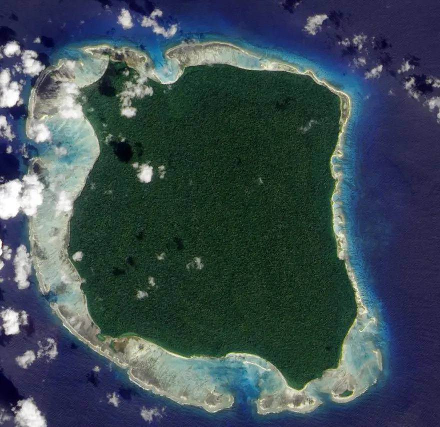 Dünyanın en izole toplumuna ev sahipliği yapan girmenin yasak olduğu ada 7