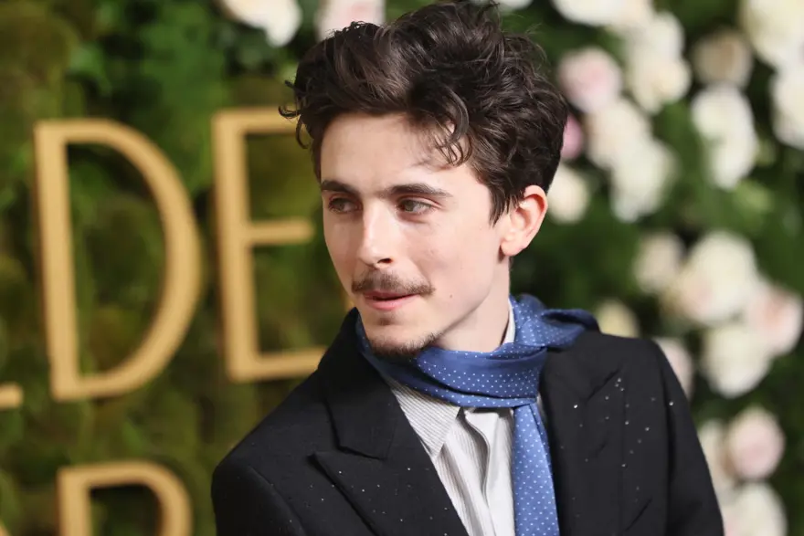 Timothee Chalamet'in yeni tarzı beğenilmedi: Bıyığını kes! 1