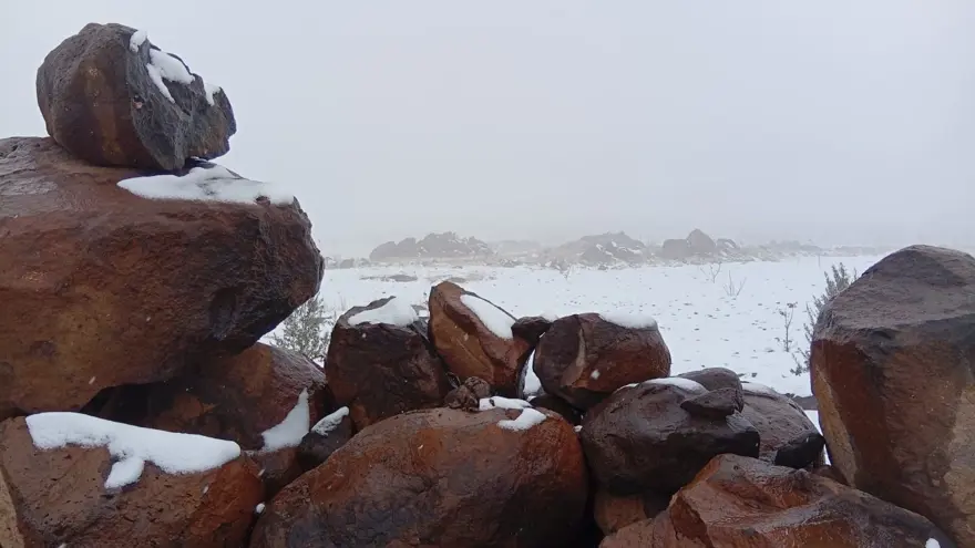 Türkiye’nin en sıcak ilinde kar yağışı: Sabah uyanınca sürprizle karşılaştılar 1 Türkiye’nin en sıcak ilinde kar yağışı: Sabah uyanınca sürprizle karşılaştılar 1