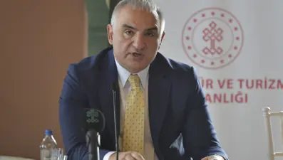 Bakan Ersoy turizm sezonunun açılışıyla ilgili tarih verdi