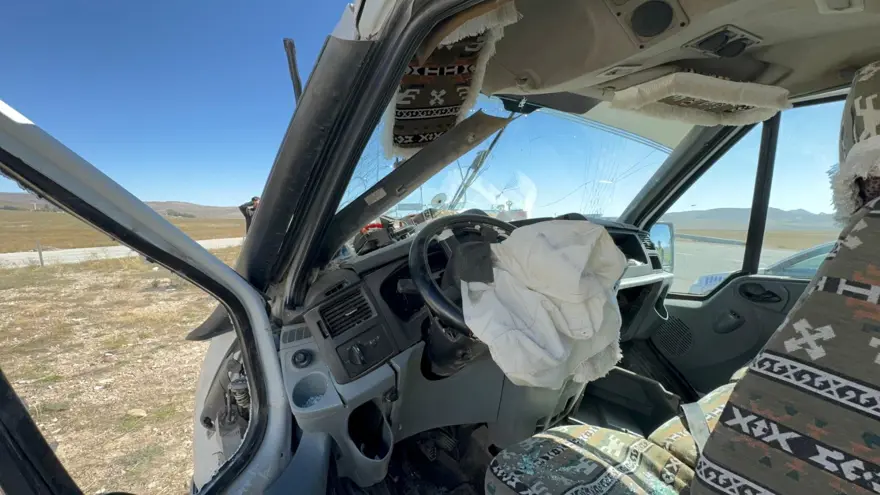 Ağrı'da feci kaza: 1 ölü, 2 yaralı 2