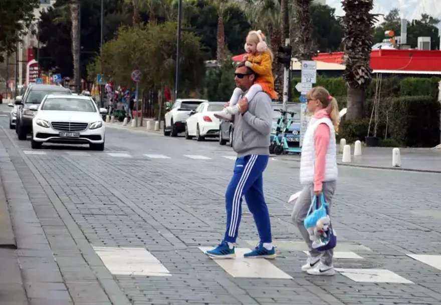 “FİYATLARDAKİ DÜŞÜŞ YÜZDE 25’İ BULUYOR” 8 “FİYATLARDAKİ DÜŞÜŞ YÜZDE 25’İ BULUYOR” 8