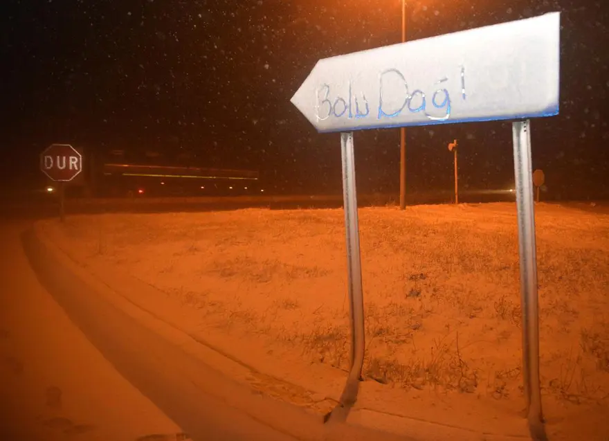 Bolu Dağı'nda kar yağışı 