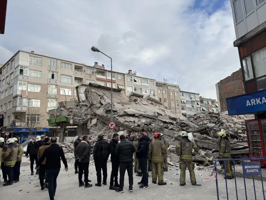 Güngören'de bina çöktü 2