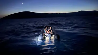 İzmir'de Yunanistan unsurlarınca geri itilen 94 düzensiz göçmen kurtarıldı