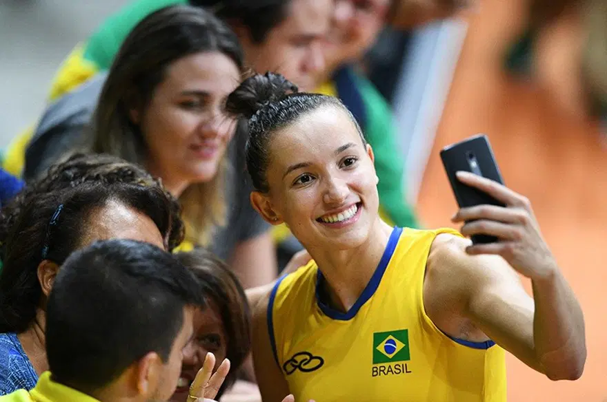 En zengin kadın voleybolcular açıklandı: Ebrar Karakurt ve Zehra Güneş listede 17 En zengin kadın voleybolcular açıklandı: Ebrar Karakurt ve Zehra Güneş listede 17