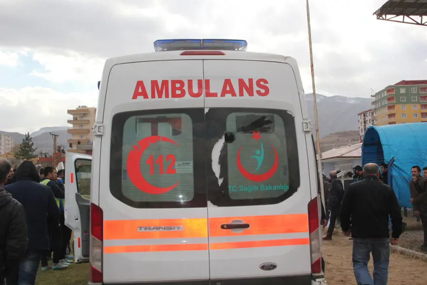 Maçta kavga çıktı: 2 kişi yaralandı 9 Maçta kavga çıktı: 2 kişi yaralandı 9