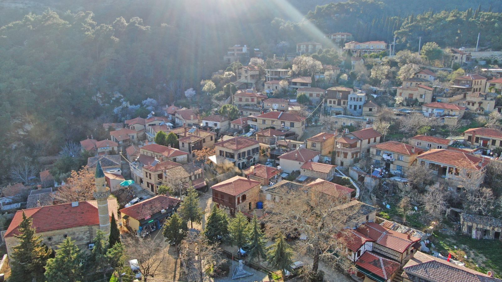 Bu köyde para vermeyen fotoğraf çekemiyor
