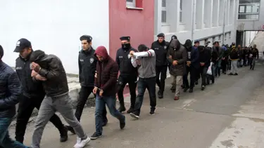 Sahte 'polis, savcı, hakim' çetesine 17 tutuklama