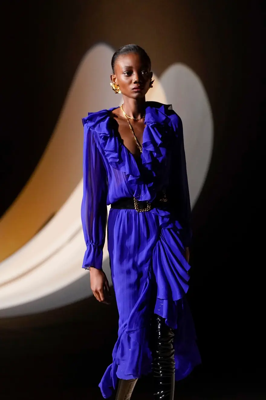 Ünlüler Paris Moda Haftası Saint Laurent defilesinde ön sıralarda 17