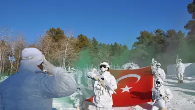 Komandoların 2 bin 200 metre rakımda, eksi 25 derecede zorlueğitimi