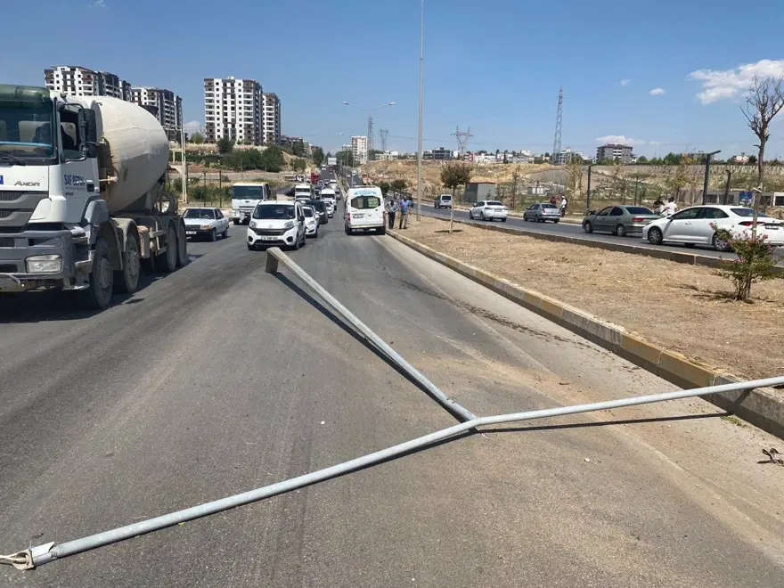 Adıyaman'da 16 araç birbirine girdi: 1'i polis 2 kişi yaralandı 3