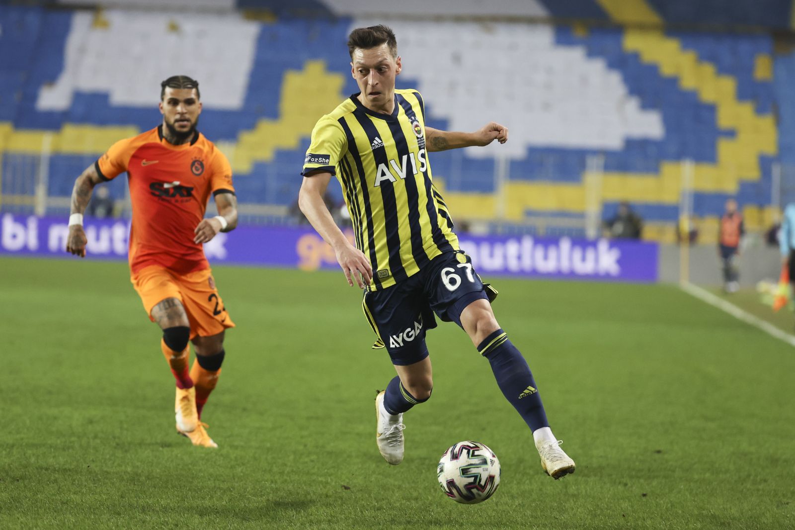 Mesut Özil'den Pereira açıklaması