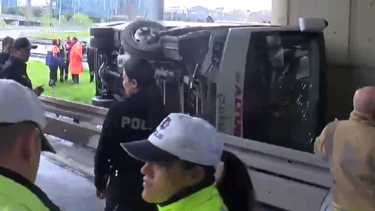 SON DAKİKA HABERİ: Polisleri taşıyan servis aracı yoldan çıktı: Yaralılar var