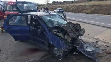 Kütahya'daki kazada 2 kişi öldü, 2 kişi yaralandı