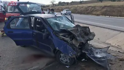 Kütahya'daki kazada 2 kişi öldü, 2 kişi yaralandı