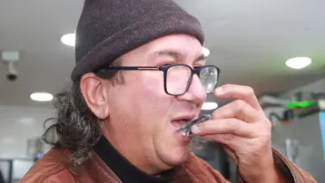 70 liraya düştü, yüz güldürdü: Tezgahtan alıp çiğ yediler