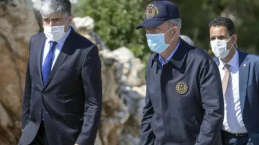 Bakan Akar: Yunanistan gerginliği artırıcı ve provokatif davranışlarını mutlaka bir tarafa bırakmalı