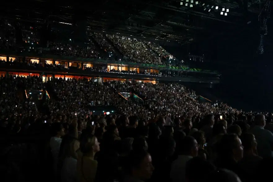 Celine Dion, yıllar sonra sahnelere geri döndü 2 Celine Dion, yıllar sonra sahnelere geri döndü 2