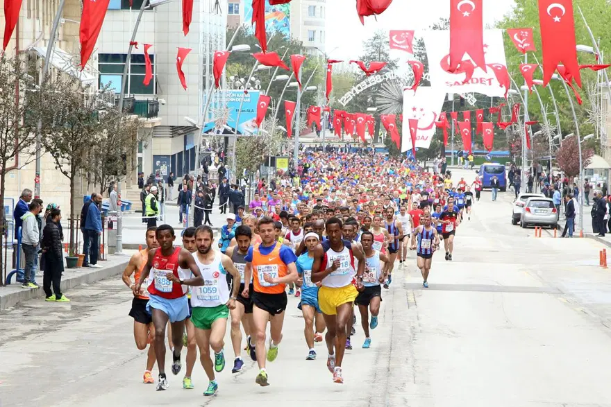 1. Uluslararası Erzurum Yarı Maratonu koşuldu 1 1. Uluslararası Erzurum Yarı Maratonu koşuldu 1