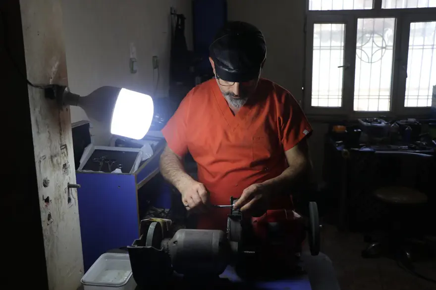 Babasının yanında çırak olarak başladı: 35 yıldır 5 çocuğunu bu işi yaparak büyüttü 4