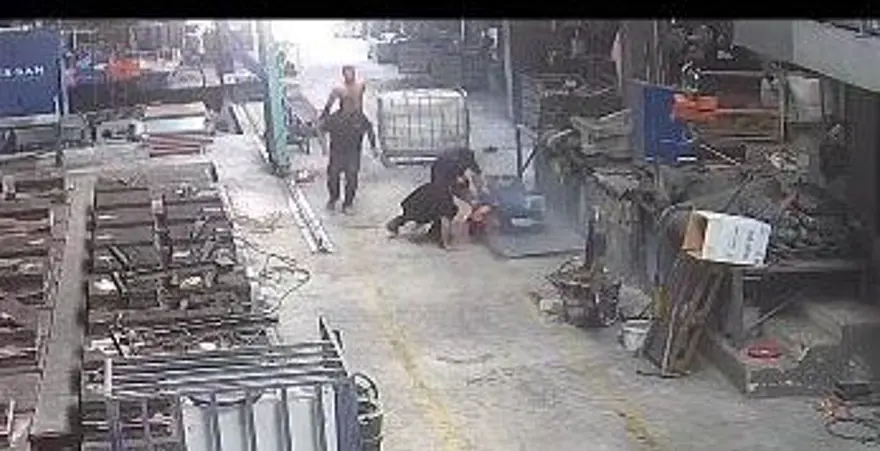 Konya’da fabrikada korkunç olay: Boya kazanı patladı, işçininkıyafetleri tutuştu 6