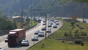 Otoyollarda otomobillerin hız sınırları yükseltildi (Otoyollarda hız limiti kaç oldu?) Otoyollarda otomobillerin hız sınırları yükseltildi (Otoyollarda hız limiti kaç oldu?)